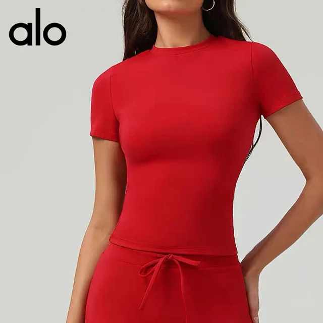 Alo Yoga T-Shirts Women's fitted short-sleeve crew-neck T-shirt product detail image 1