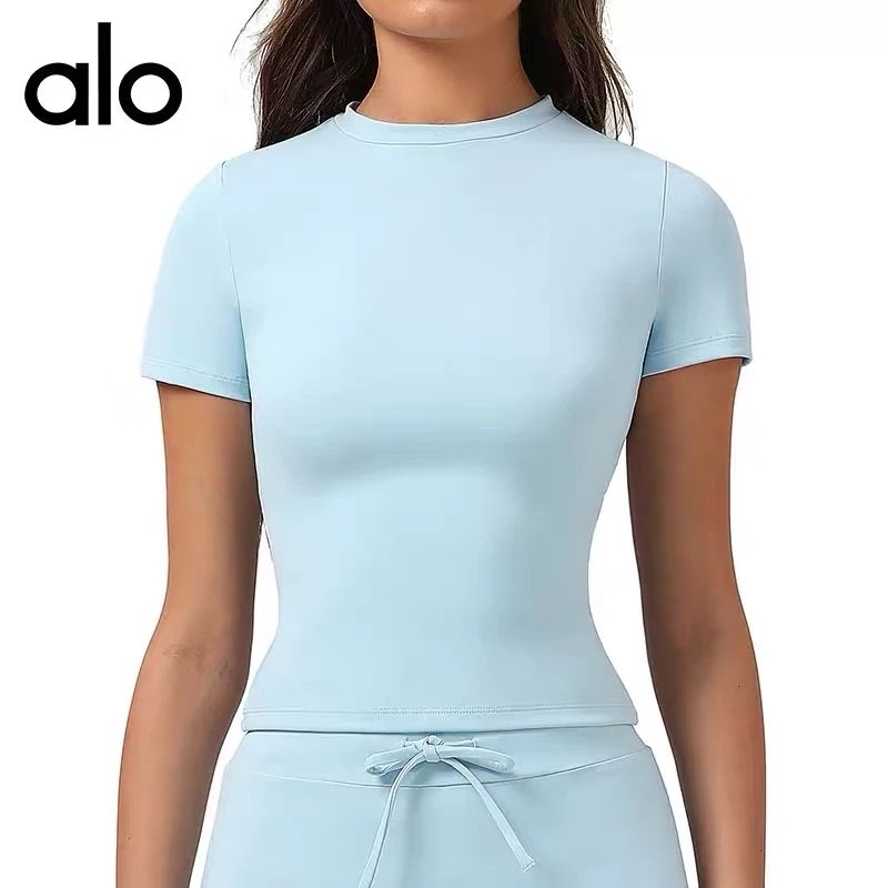 Alo Yoga T-Shirts Women's fitted short-sleeve crew-neck T-shirt — Sky blue