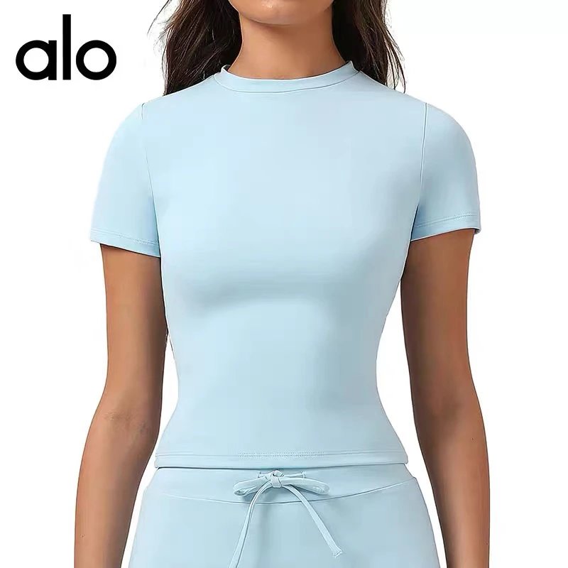 Alo Yoga T-Shirts Women's fitted short-sleeve crew-neck T-shirt image 5