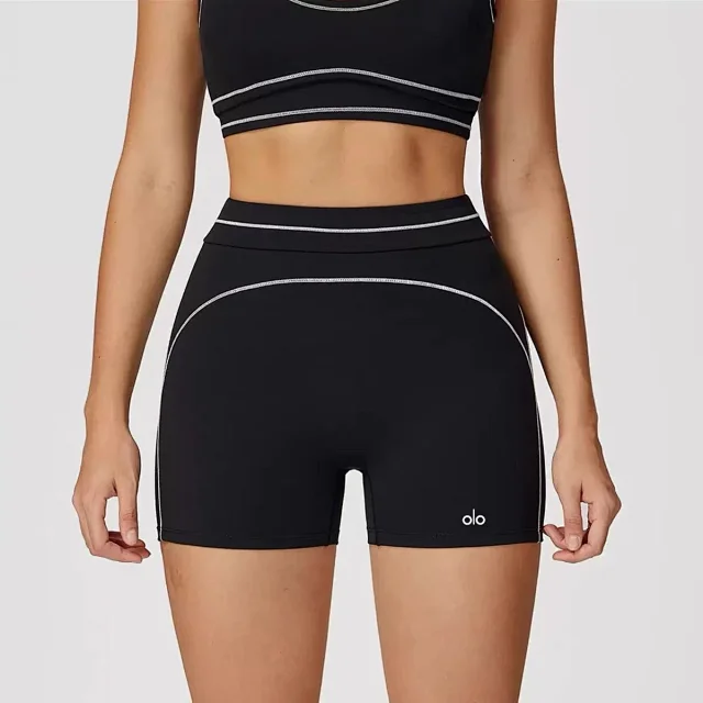 Alo Underwear Scoop-Neck Contrast-Trim Sports Bra product detail image 12