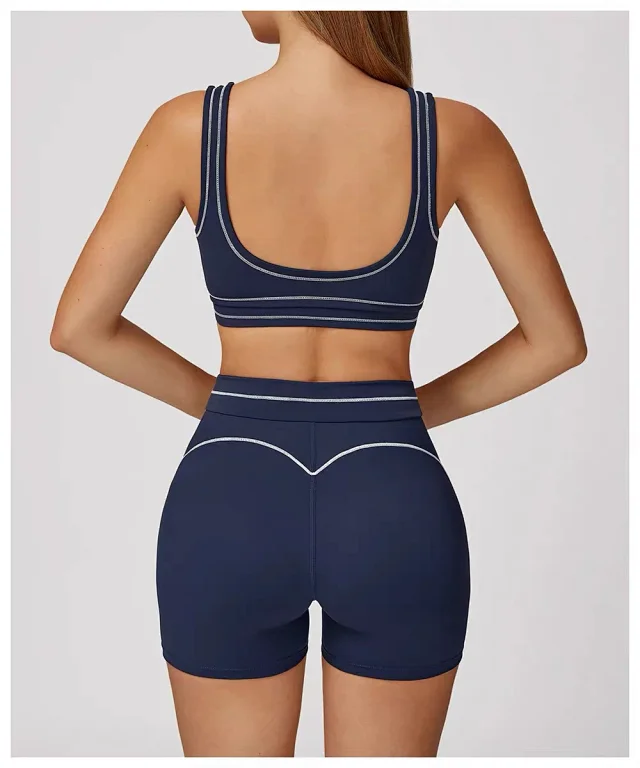 Alo Underwear Scoop-Neck Contrast-Trim Sports Bra product detail image 30
