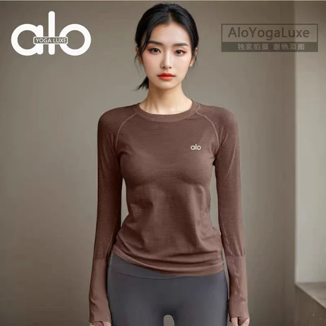 Alo Yoga T-Shirts Long-Sleeve Crewneck Thumbhole Performance Top product detail image 4