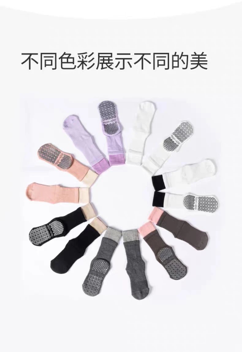 Alo Yoga Grip Socks Gray with Emerald Green Cuff Socks - 19