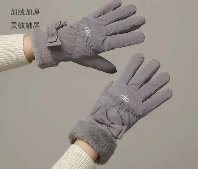Alo Yoga Gloves Faux-fur cuff bow product detail image 1