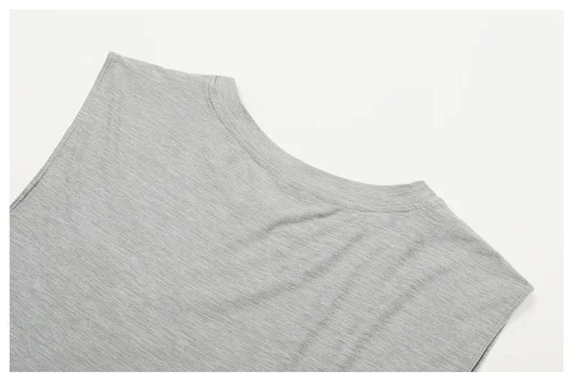 Alo Vests Sleeveless crew-neck performance vest product detail image 30