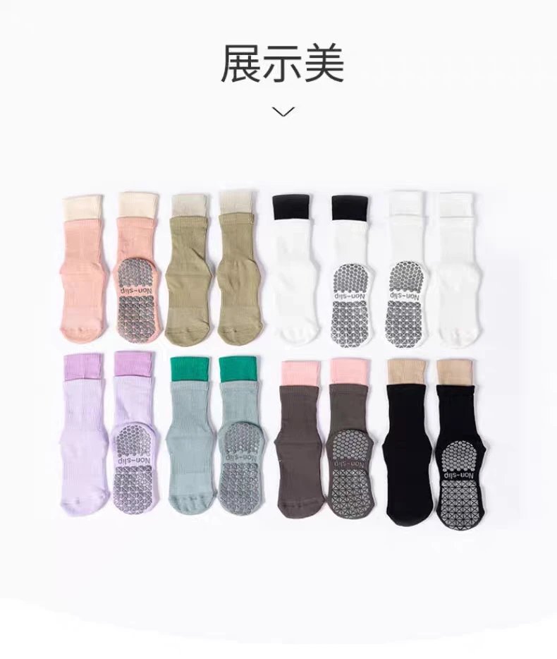 Alo Yoga Grip Socks Gray with Emerald Green Cuff Socks - 18