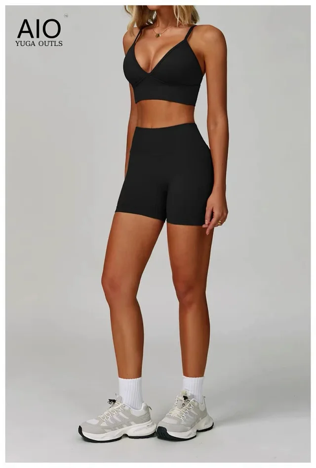 Alo Yoga Shorts High-Waisted Seamless Training product detail image 33
