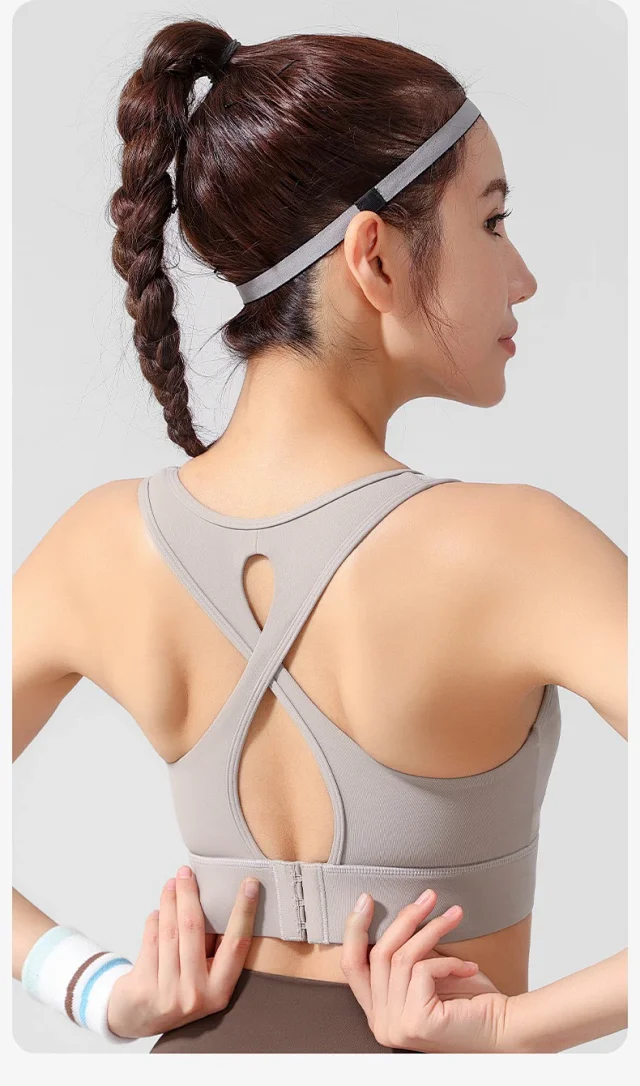 Alo Underwear Mesh-panel cross-back sports bra with adjustable hook closure product detail image 19