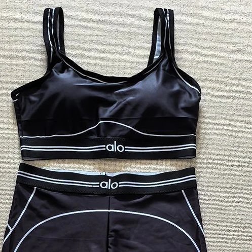 Alo Yoga Matching Sets Sports Bra and High-Waisted Leggings Set with Contrast Piping — Black