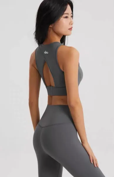 Alo Yoga Cross-Back Sports Bra Matcha Green Activewear - 36