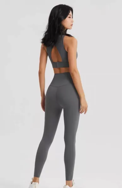 Alo Yoga Cross-Back Sports Bra Matcha Green Activewear - 35