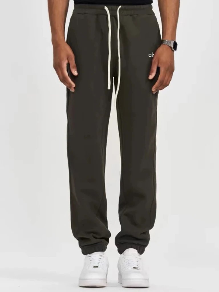 Alo Yoga Crewneck sweatshirt and drawstring jogger pants image 9