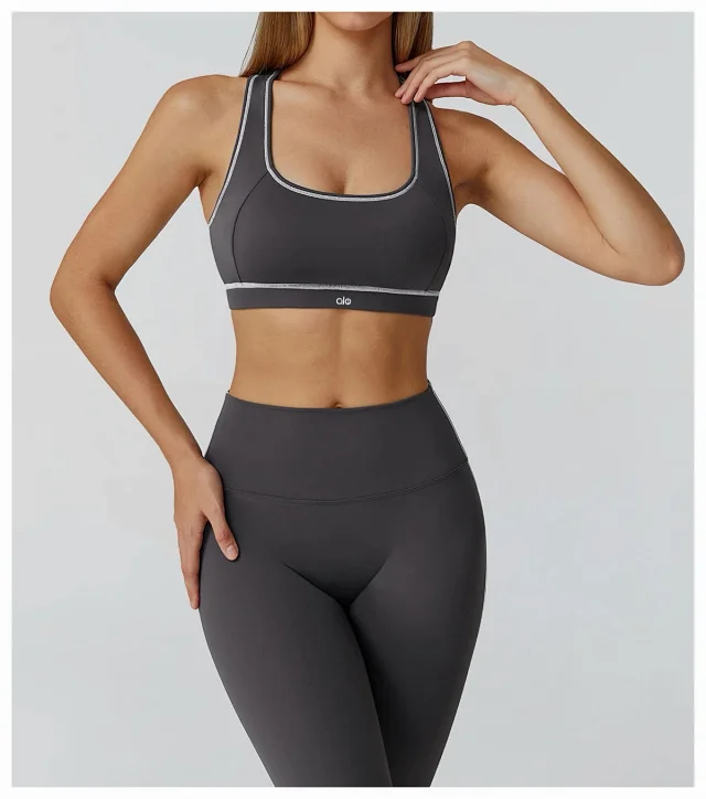 alo Underwear Racerback Contrast-Trim Sports Bra product detail image 30