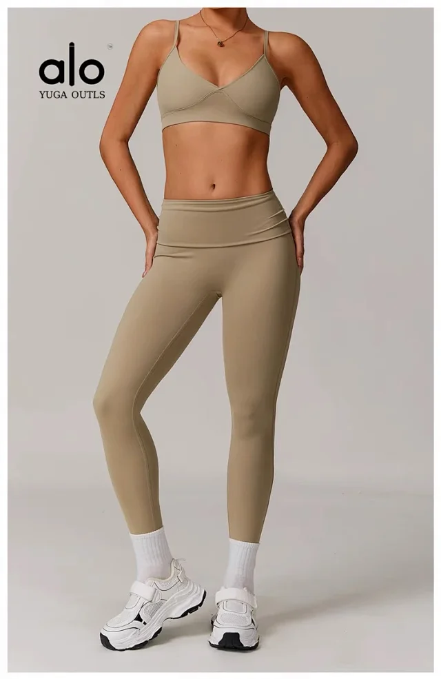 Alo Yoga Underwear DWX8998 V-Neck Sports Bra product detail image 38