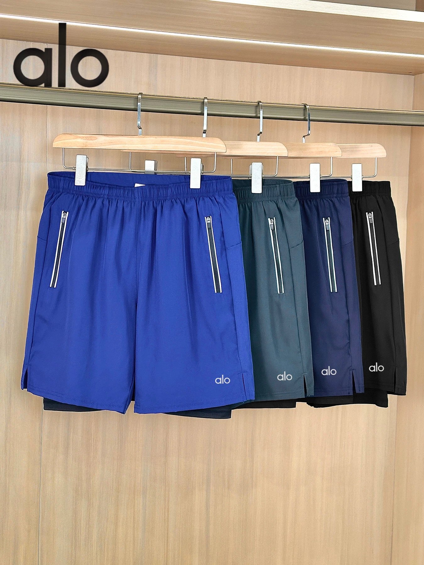 alo Zippered Side Pocket Short