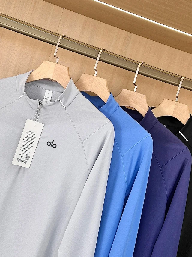 Alo Yoga T-Shirts Long-Sleeve Half-Zip Performance Top product detail image 10