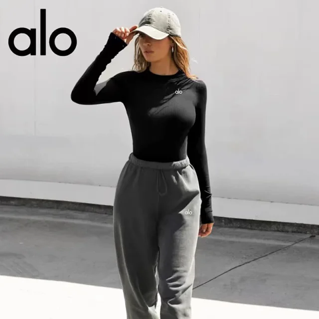 Alo T-Shirts Fitted ribbed long-sleeve crewneck crop top product detail image 15