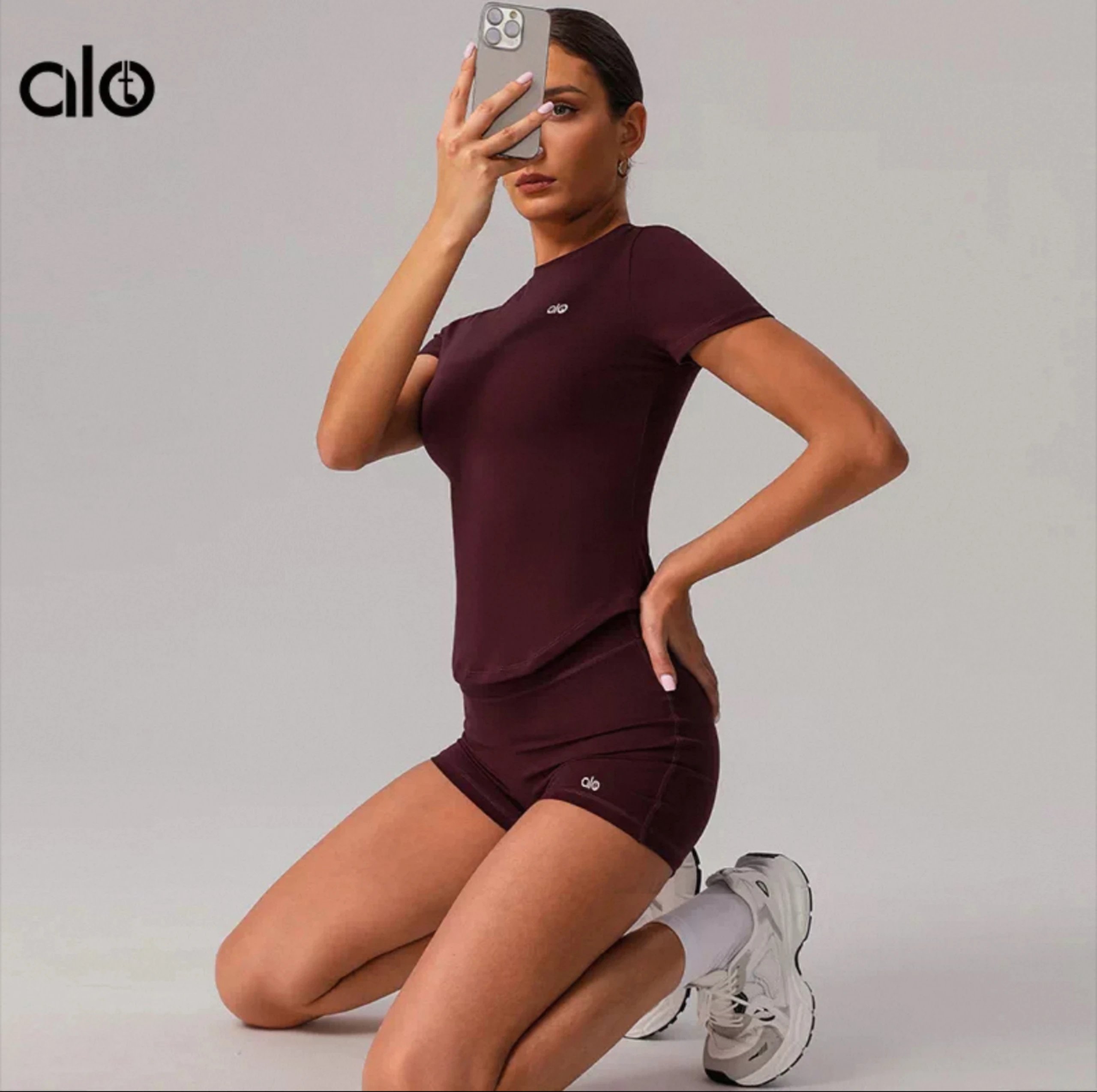 Alo Yoga T-Shirt/Shorts [4 sty