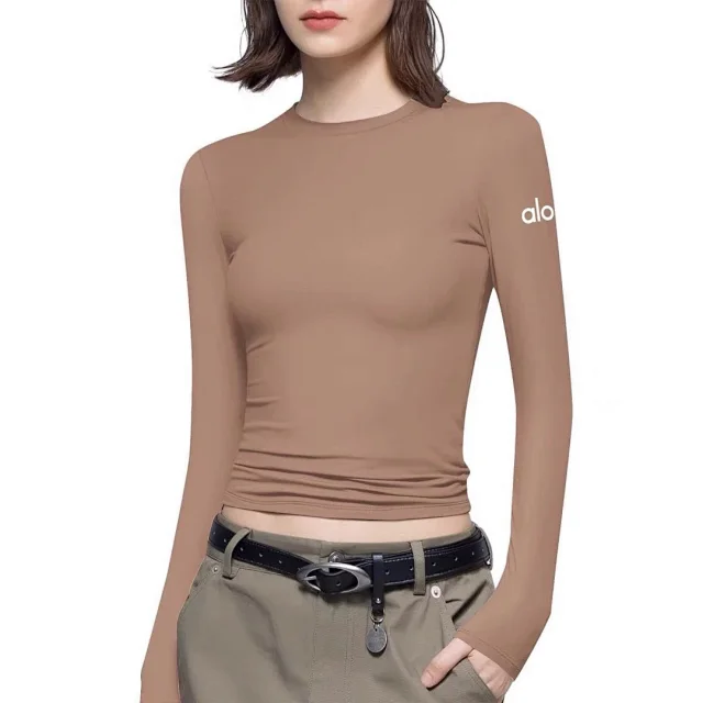 Alo Yoga T-Shirts Women's fitted long-sleeve crewneck cropped top product detail image 9