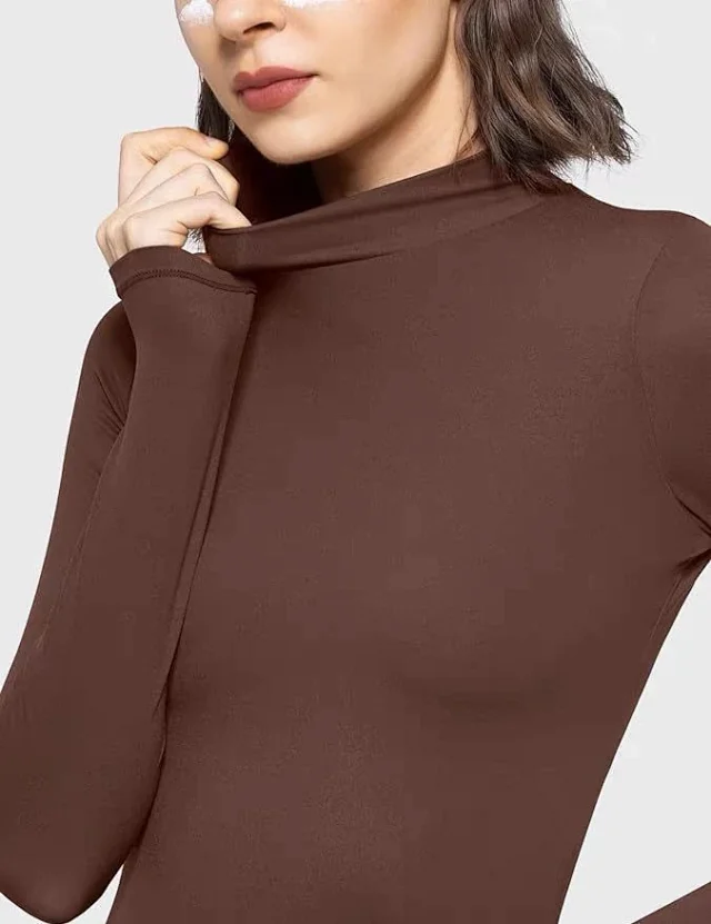 Alo Yoga T-Shirts Women's fitted long-sleeve crewneck cropped top product detail image 20