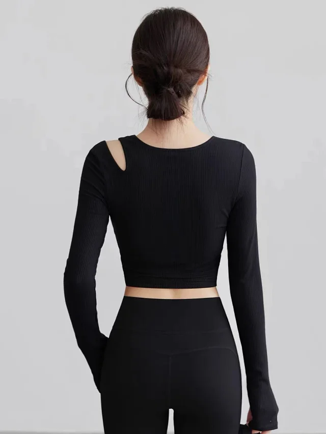 Alo Shirts Ribbed cropped long-sleeve shirt with shoulder cutout and thumbholes product detail image 3
