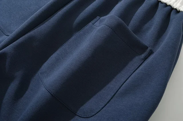 Alo Trousers Wide-Leg Drawstring Sweatpants product detail image 17