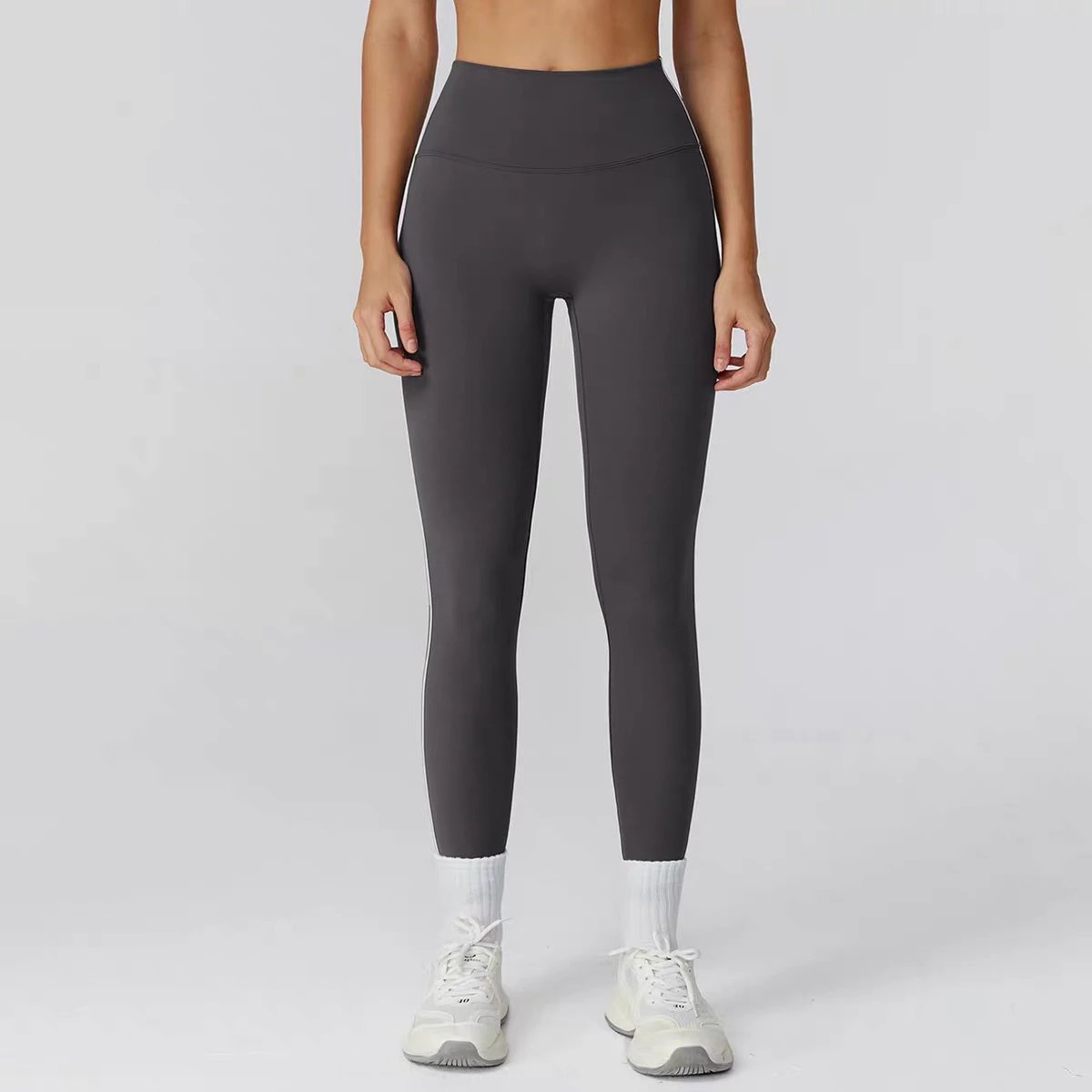 Alo Trousers High-waisted ankle-length leggings with contrast side piping image 7