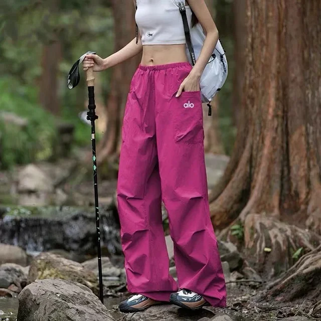 Alo Yoga Trousers wide-leg cargo pants product detail image 16