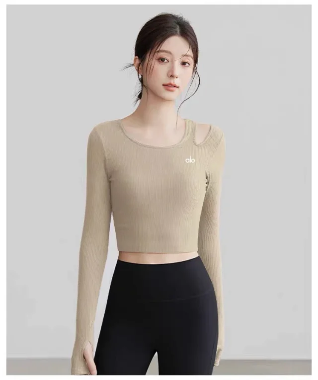 Alo Shirts Ribbed cropped long-sleeve shirt with shoulder cutout and thumbholes product detail image 21