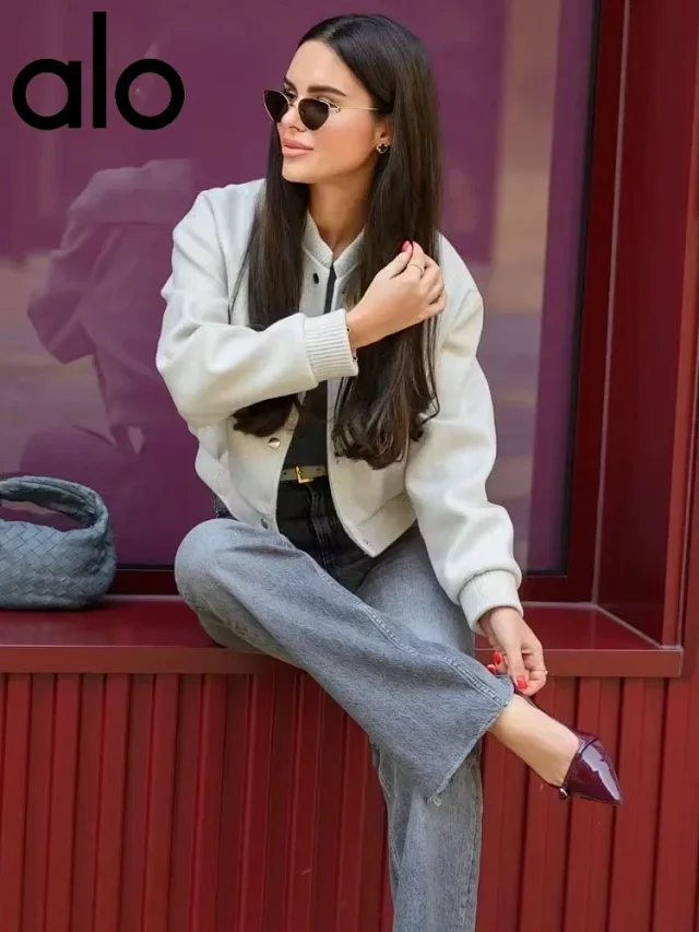 Alo Yoga Jackets Cropped snap-button bomber jacket product detail image 14
