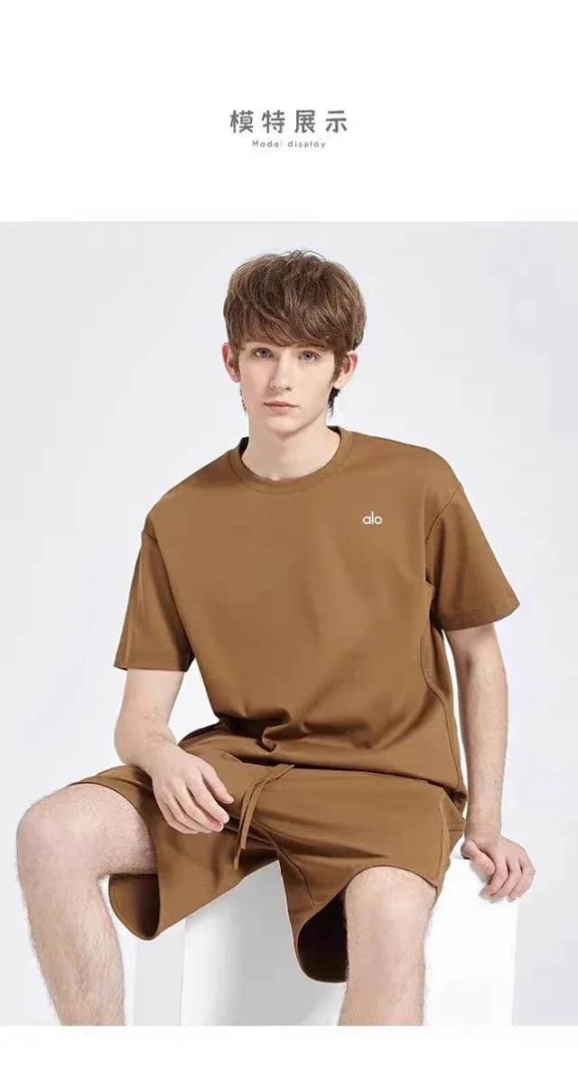 Alo T-Shirts Oversized drop-shoulder curved-hem short-sleeve T-shirt product detail image 17