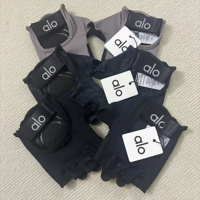 Alo Gloves Half-Finger Yoga product detail image 14