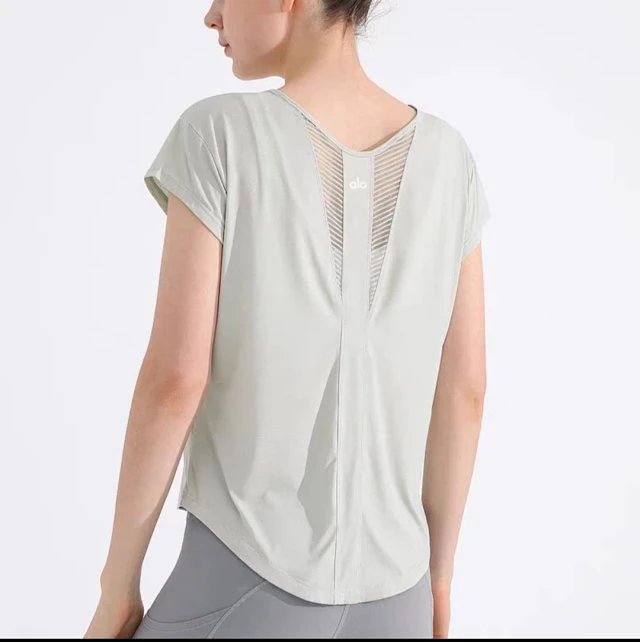 Alo Yoga T-Shirts Women's short-sleeve mesh-back athletic T-shirt image 6