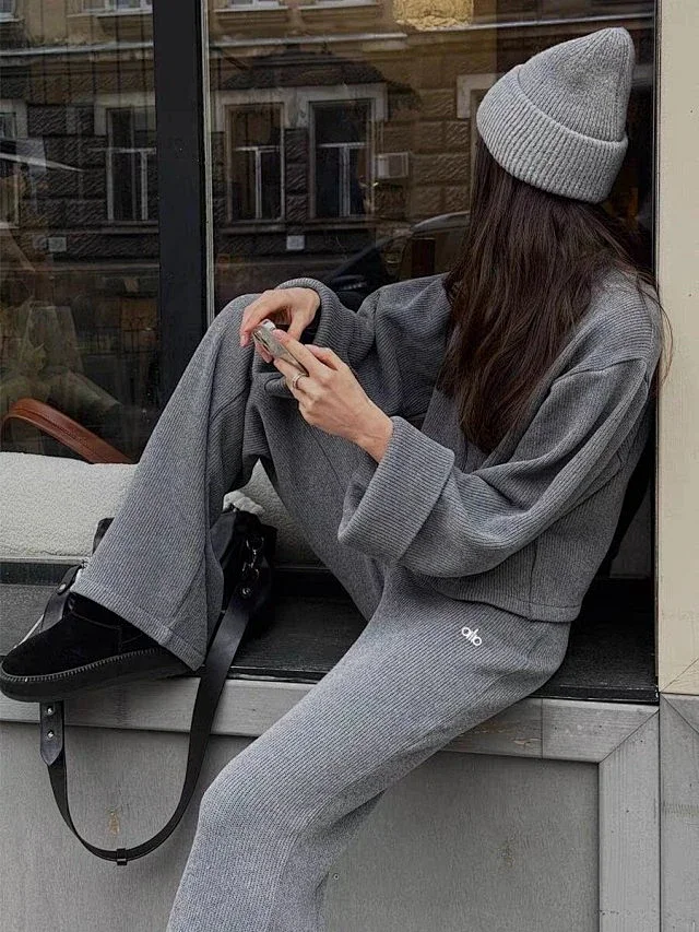 Alo Tracksuits Knitted zip-up jacket and wide-leg trousers set product detail image 12