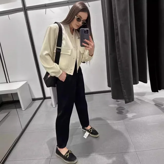 Alo Yoga Jackets Cropped bomber jacket with flap pockets product detail image 2