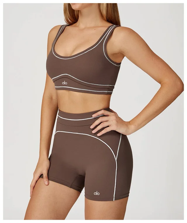 Alo Underwear Scoop-Neck Contrast-Trim Sports Bra product detail image 35