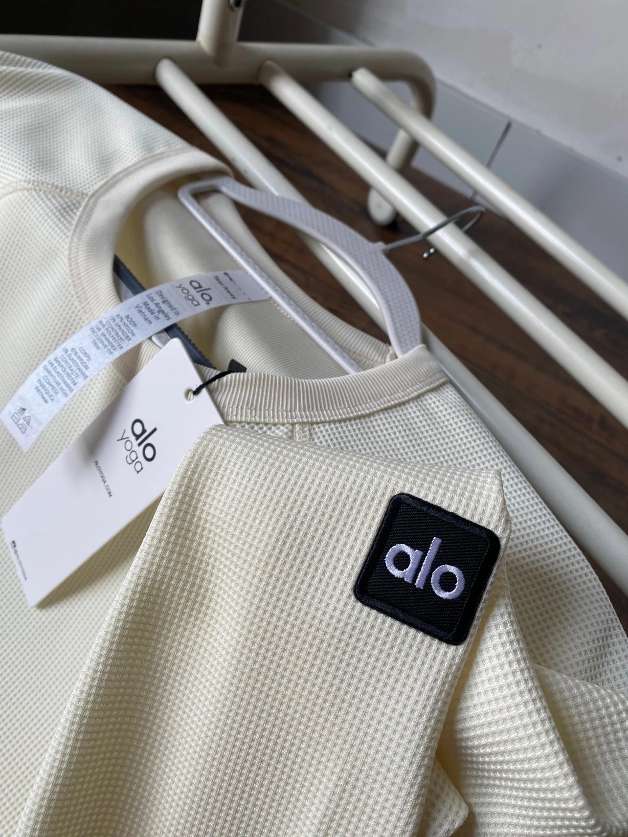 Alo Yoga Thermal Waffle Long Sleeve Base-Layer Gray - 25
