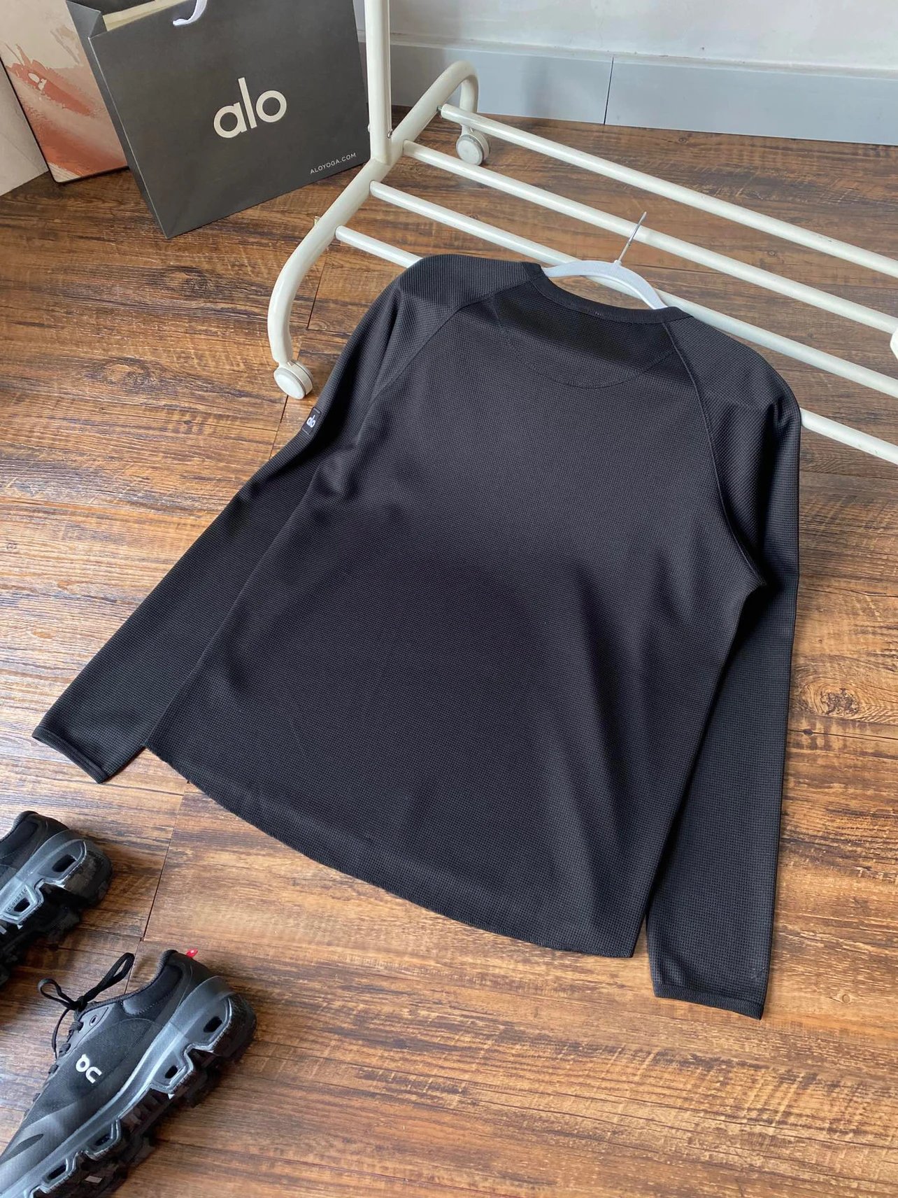 Alo Yoga Thermal Waffle Long Sleeve Base-Layer Gray - 18