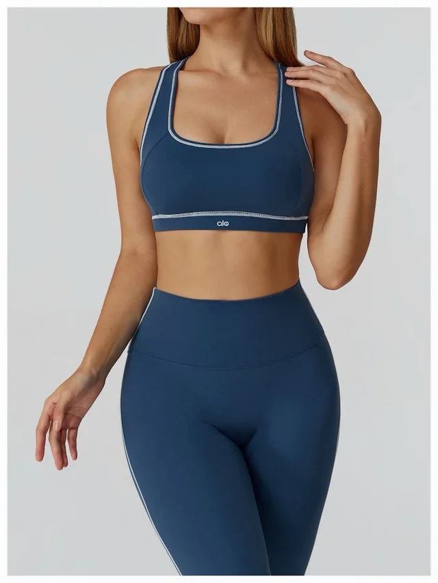 alo Underwear Racerback Contrast-Trim Sports Bra product detail image 21