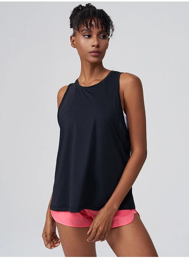 Alo Yoga Shorts Women's running with mesh liner and side pockets product detail image 29