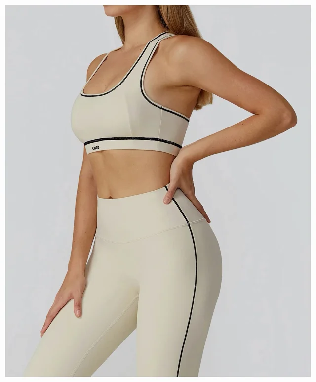 alo Underwear Racerback Contrast-Trim Sports Bra product detail image 35