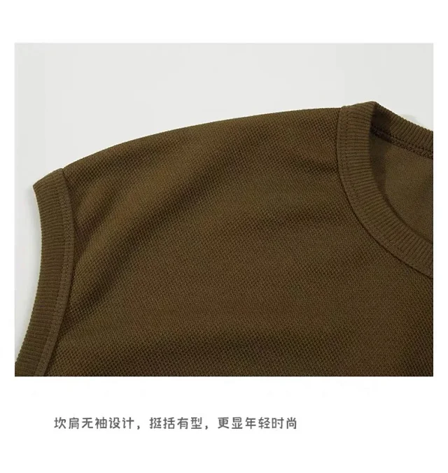 Alo Vests Sleeveless crewneck cotton vest with curved hem product detail image 18
