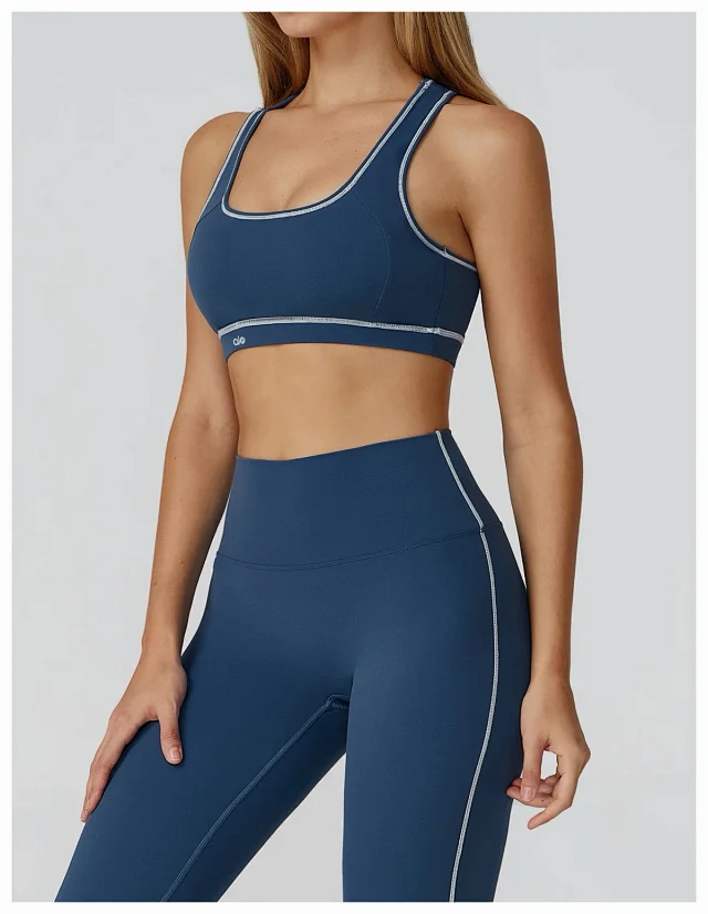 alo Underwear Racerback Contrast-Trim Sports Bra product detail image 19