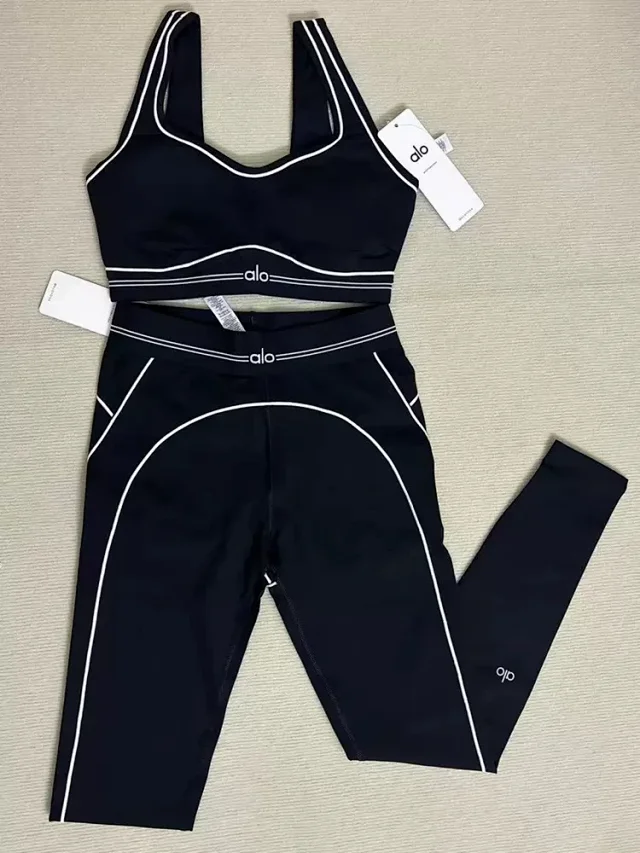 Alo Yoga Matching Sets Sports Bra and High-Waisted Leggings Set with Contrast Piping product detail image 4