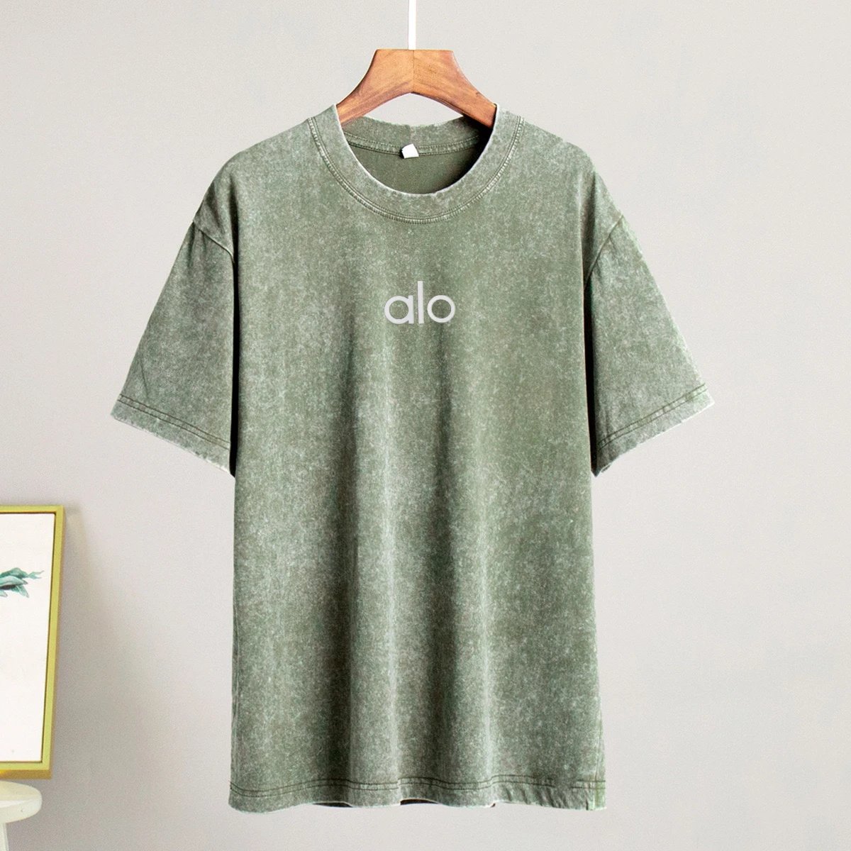 Alo T-Shirts Washed oversized crew-neck logo T-shirt image 13
