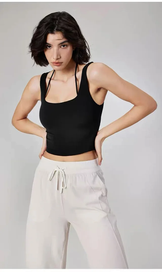 Alo Underwear NULS Train U-Neck Crop Sports Bra product detail image 19