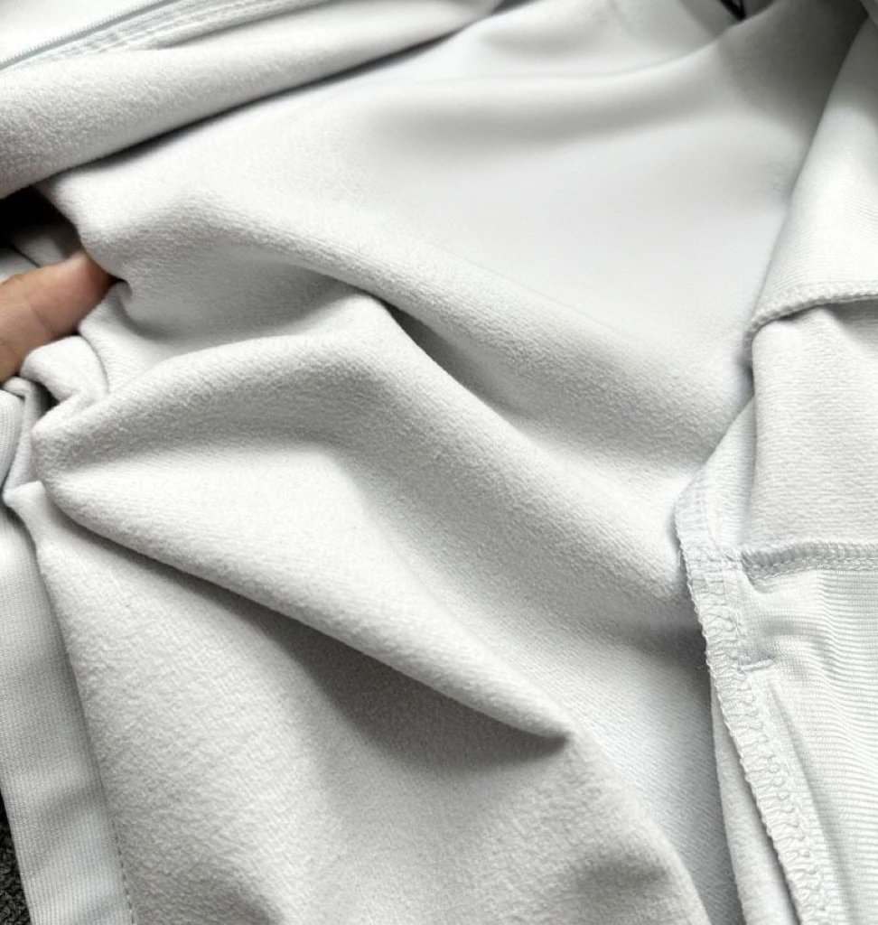 Alo Jackets Hooded full-zip jacket with contrast raglan sleeves image 5