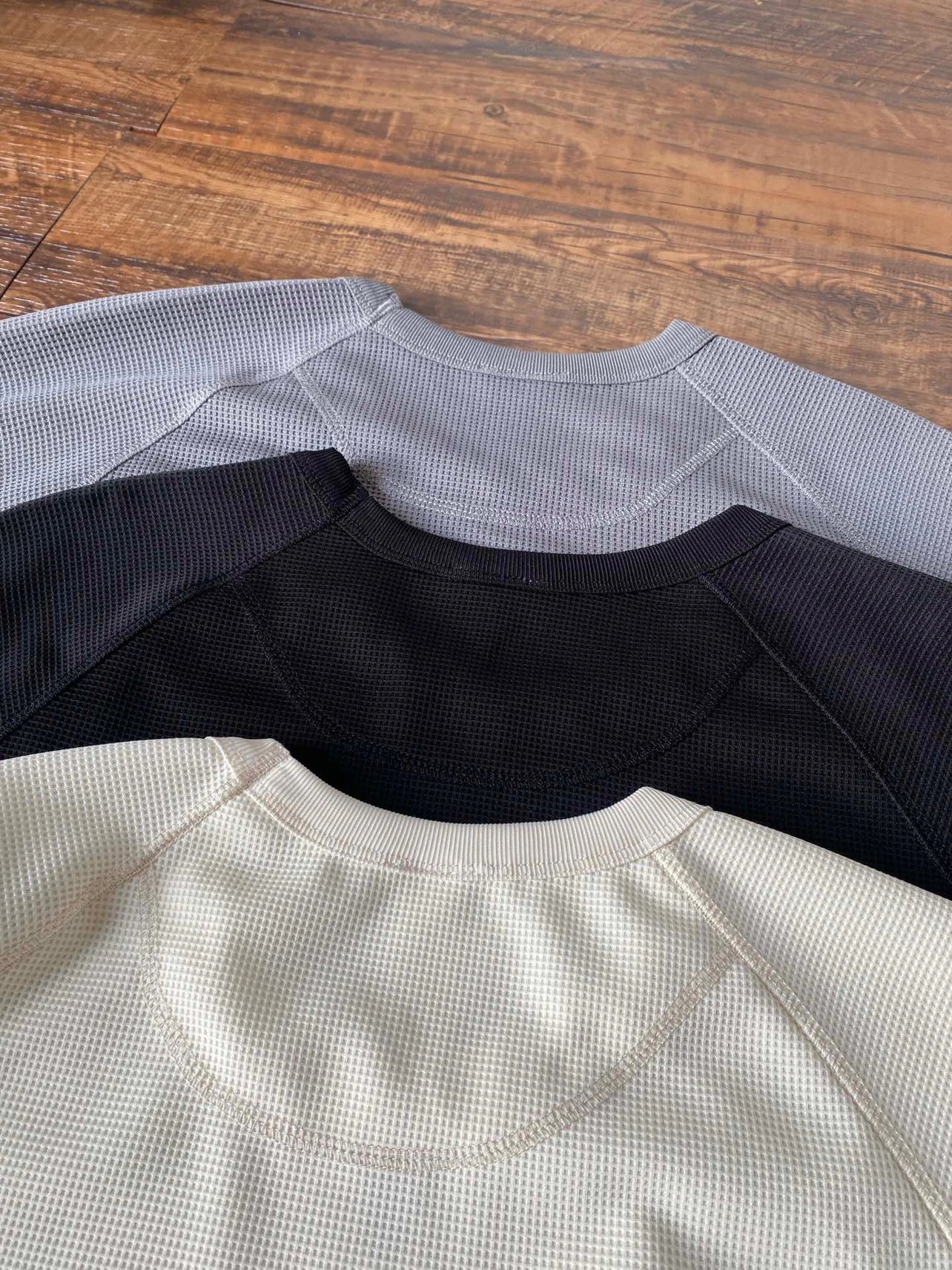 Alo Yoga Thermal Waffle Long Sleeve Base-Layer Gray - 14