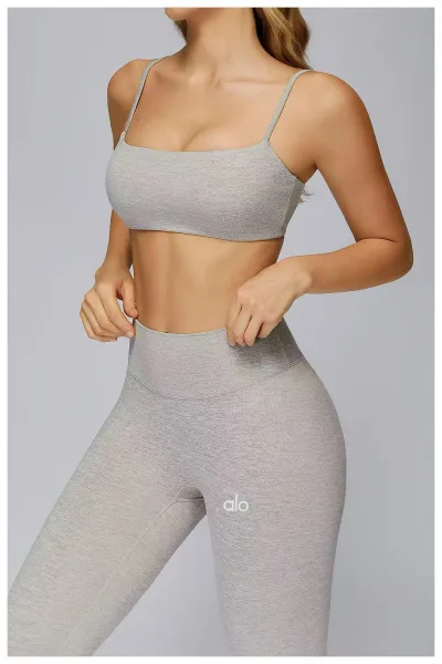Design Square Neck Crop Top Red Activewear - 25