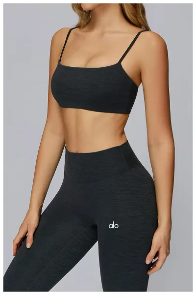 Design Square Neck Crop Top Red Activewear - 28